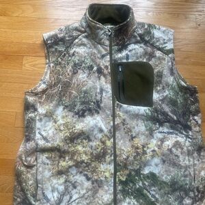 Cabela's Olive Green Camo Fleece Vest
Mens XXL. Worn 1x